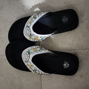 Isabella sandals Size 8